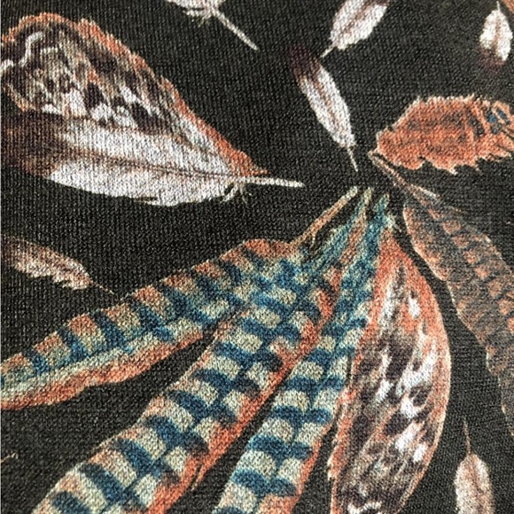 1 Yard Hacci Sweaterknit Fabric Feather Print on Brown Sewing Fabric - Picture 1 of 2